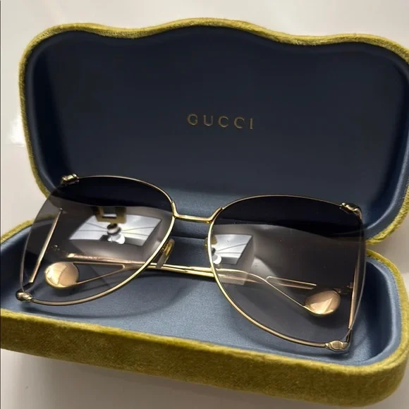Gucci | Accessories | Gucci Womens Sunglasses With Gold  display picture 1